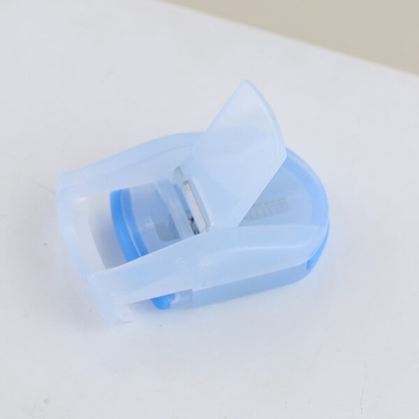 Three-Color Transparent Plastic Eyelash Curler | Portable Design, a Curling Eyelash Curler - Image 6