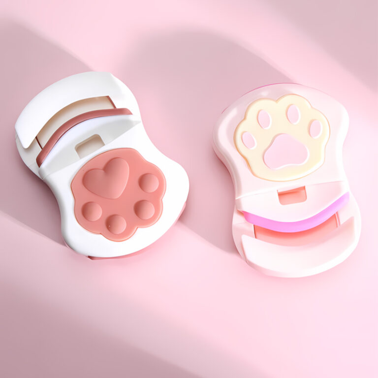Why Beauty Enthusiasts Adore the Cat Paw Mini Eyelash Curler