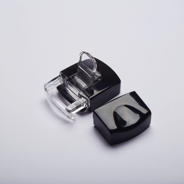Black Plastic Eyelash Curler with Cover – Travel-Friendly Lash Curling Tool, Clump-Free & Gentle Design - Image 4