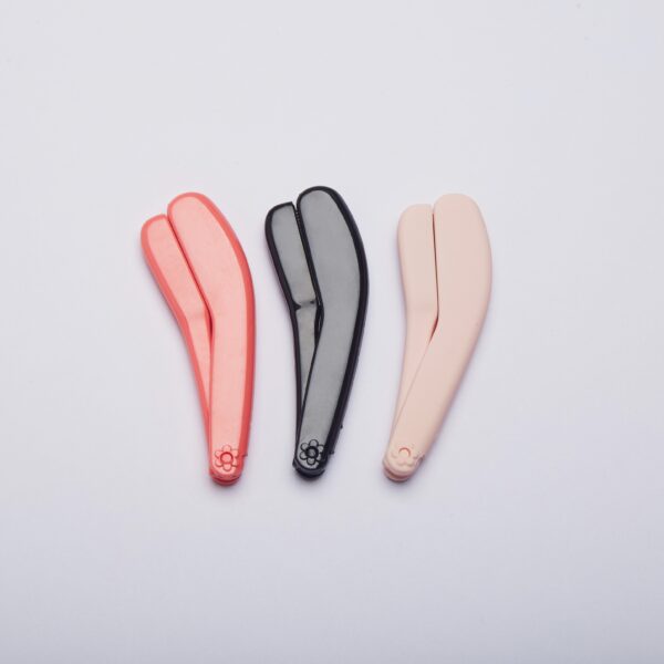 The Clever Design Hidden in The Folding | Flower-Decorated Eyebrow Comb, Portable To Comb Out Delicate Eyebrows - Image 4