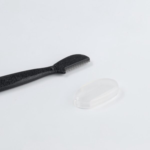 4-Colour Eyebrow Razors with Protective Covers – Precise Shaping & Vibrant Style - Image 4
